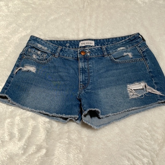 DL1961 Renee Shorts Smart Denim Distressed Cut Out Shorts - Picture 4 of 12